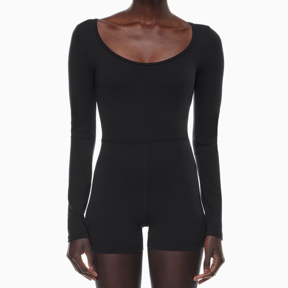 Aritzia Wilfred Free black Kaz long sleeve scoop neck onesie romper - XL - Picture 2 of 10